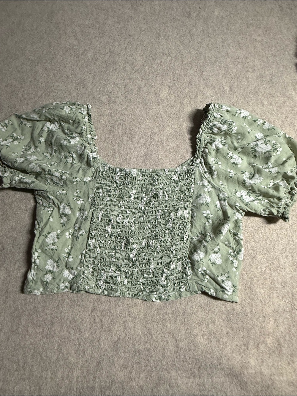 Hollister Light Sage Green Floral Puff-Sleeve Crop Top‎ - Picture 8 of 9